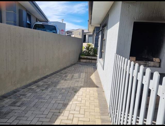 3 BEDROOM HOUSE FOR SALE IN DANA BAY